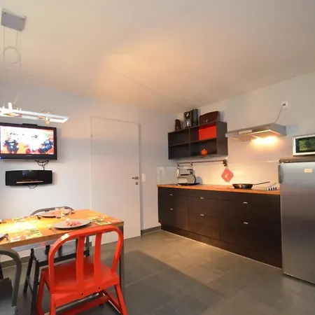 Apartmenthouse 