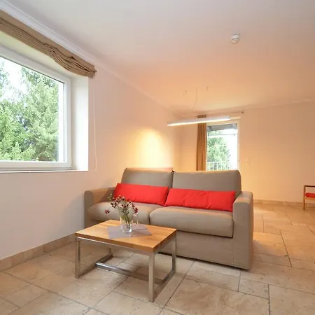 Apartmenthouse 
