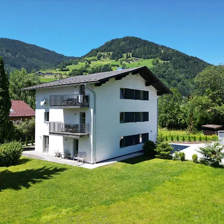 Apartmenthouse 