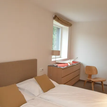 Apartmenthouse 