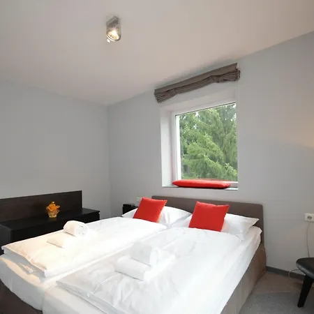 Apartmenthouse 