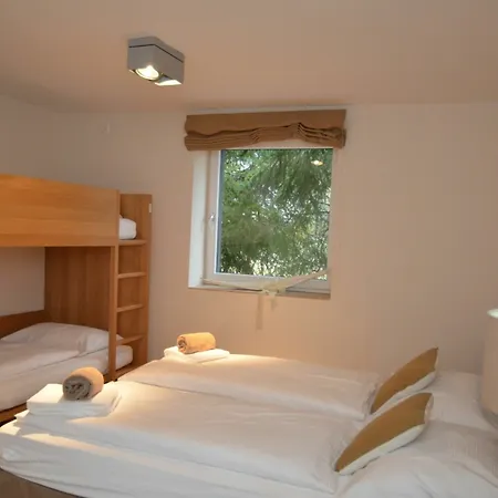 Apartmenthouse 