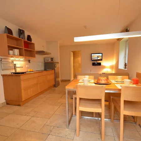 Apartmenthouse 