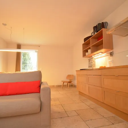 Apartmenthouse 