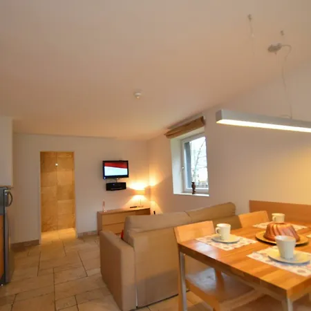 Apartmenthouse 