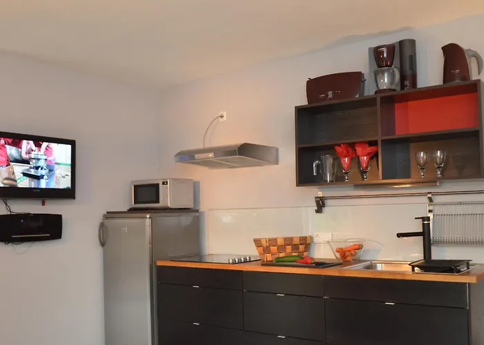 Apartmenthouse 5 Seasons - Incl Summer Card By In One *